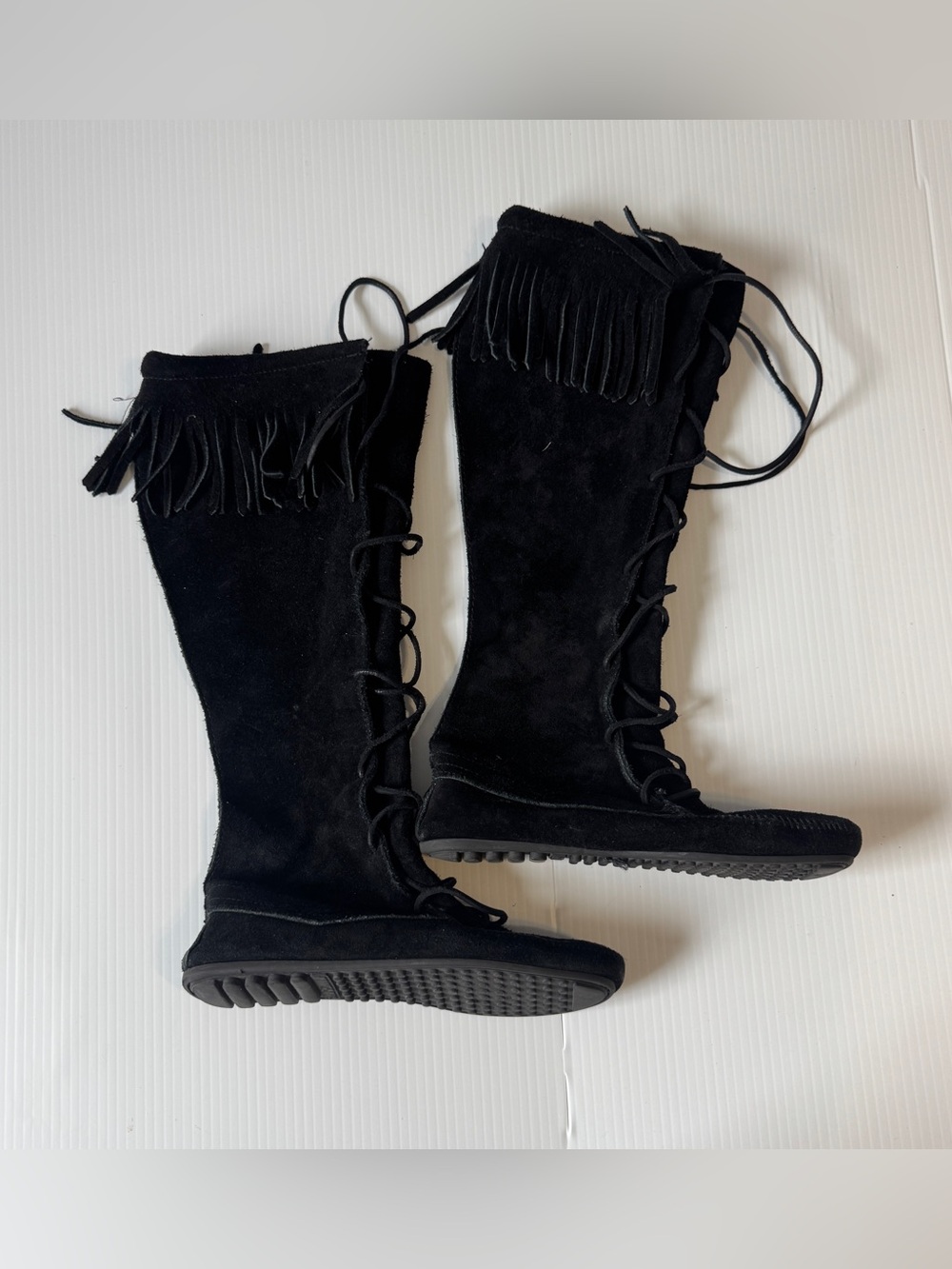 Minnetonka Black Suede Front Lace Knee High Fringe Moccasin Boots 8 Boho